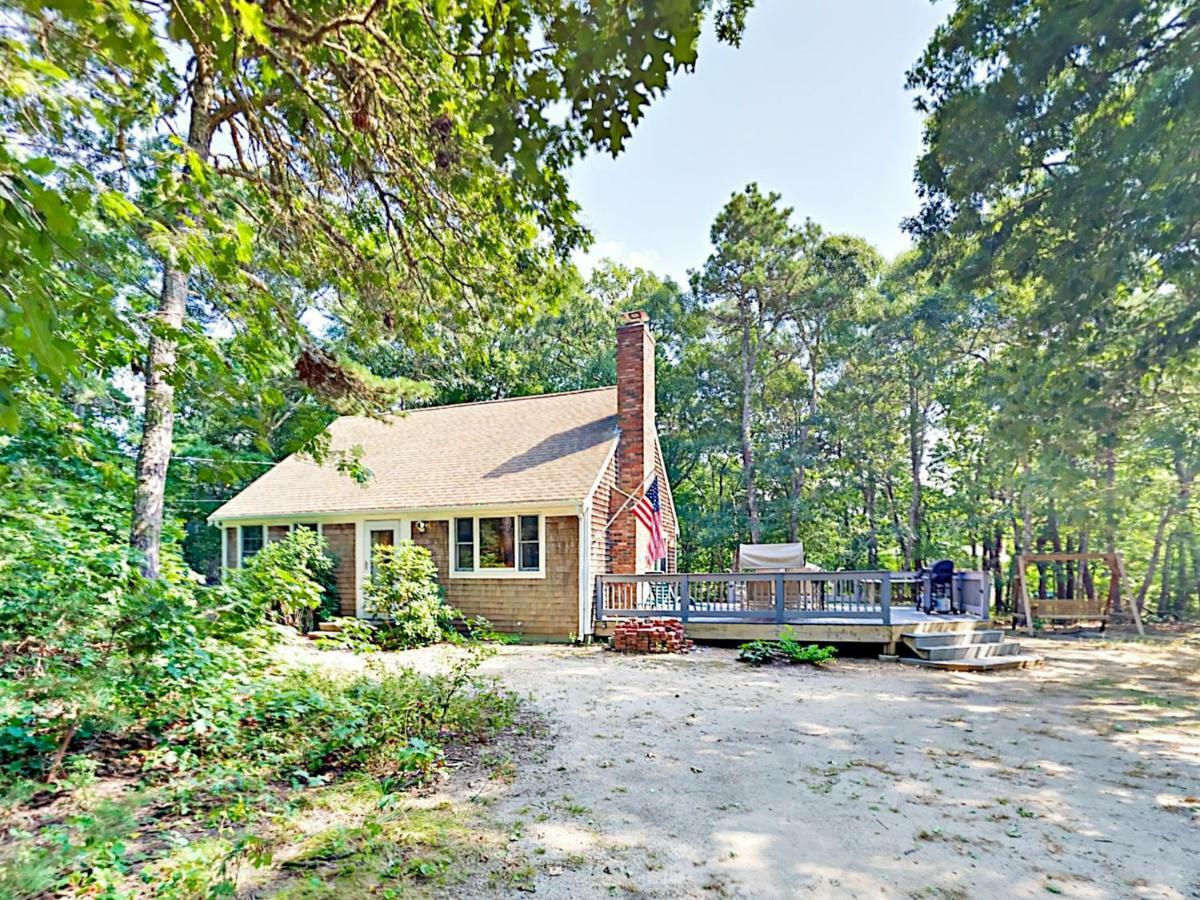 Cape Cod Home In The Trees By Redawning Eastham Eksteriør bilde